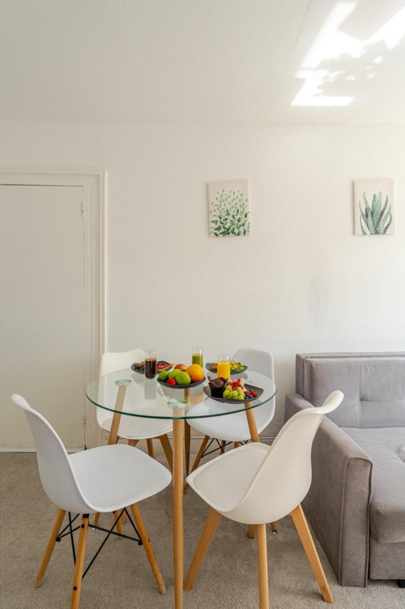 The Notting Hill Oasis * London